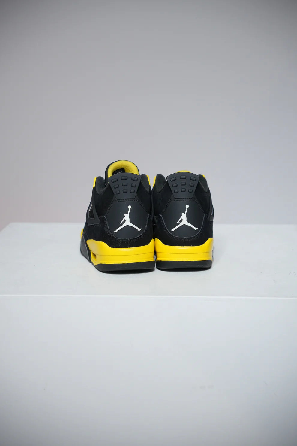 Jordan 4 Thunder GS (Taille 37,5)