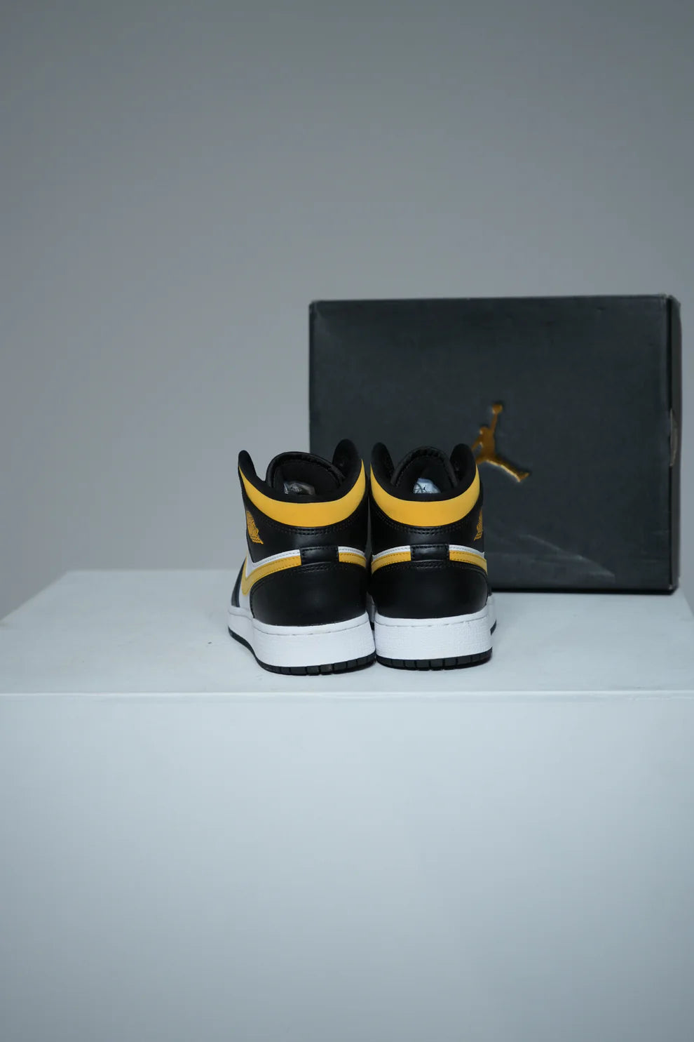 Jordan 1 Mid Taxi (Taille 37,5)