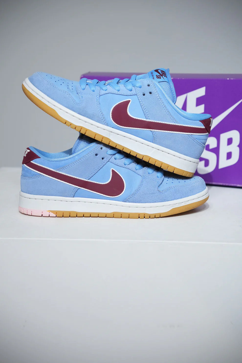 Dunk SB Philadelphia Philies (Taille 40,5)