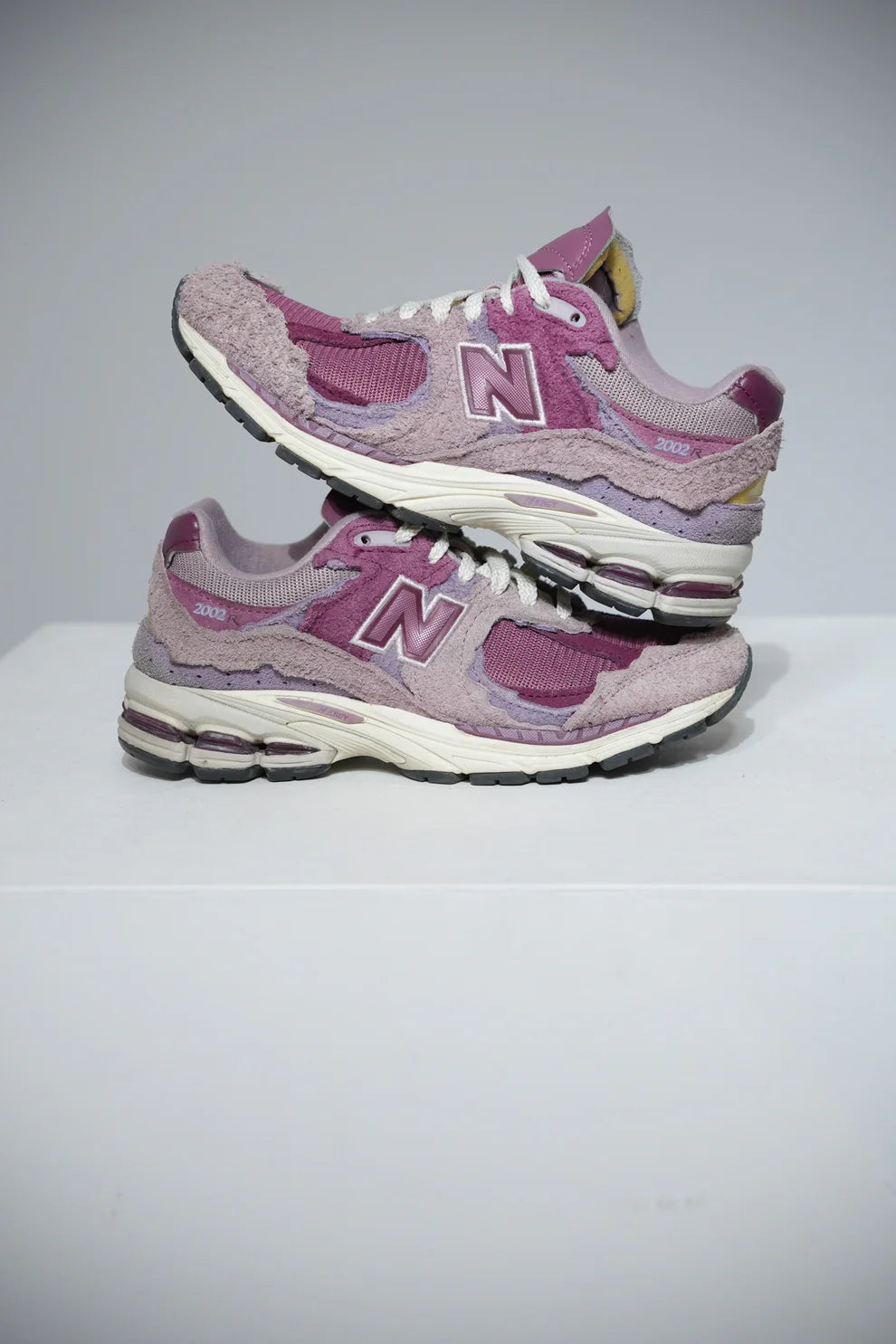 New Balance 2002R Protection Pack Pink (Taille 36)