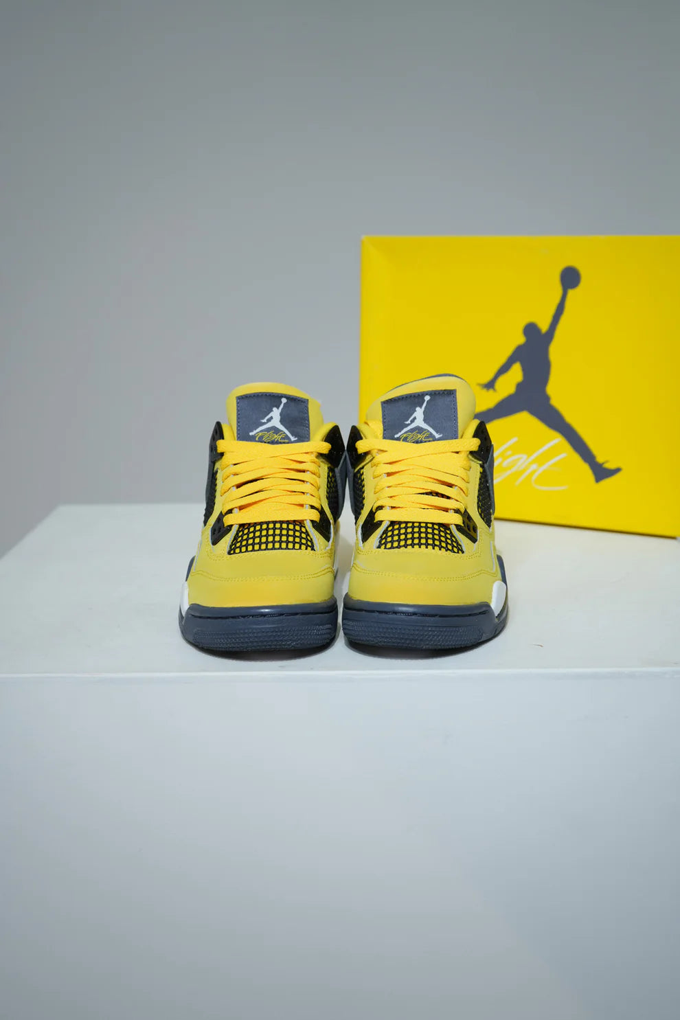 Jordan 4 Lightning GS (Taille 36)
