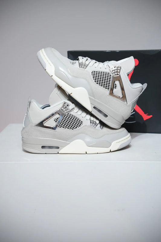 Jordan 4 Frozen Moments (Taille 39)