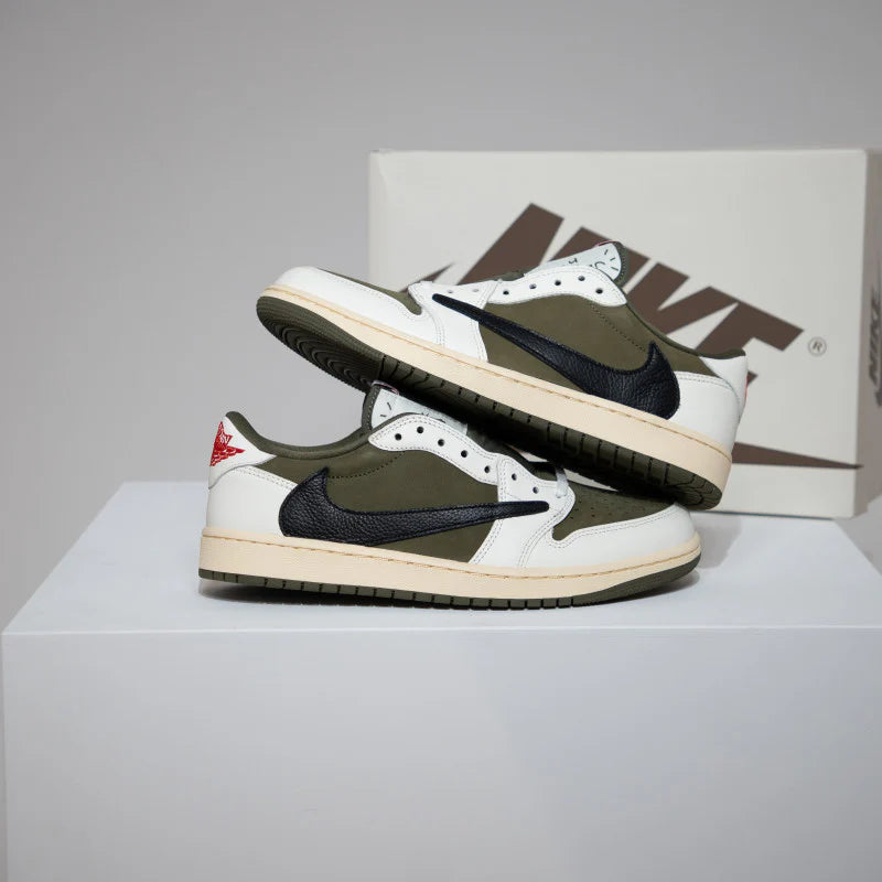 Jordan 1 Low Travis Scott Medium Olive (Taille 39)
