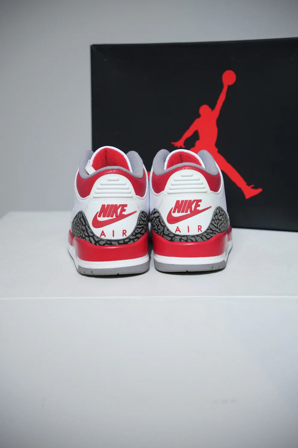 Jordan 3 Fire Red (Taille 40,5)