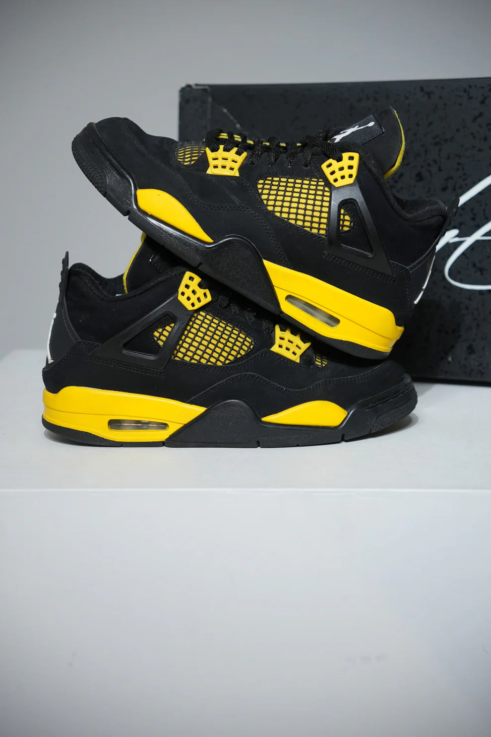 Jordan 4 Thunder (Taille 40)
