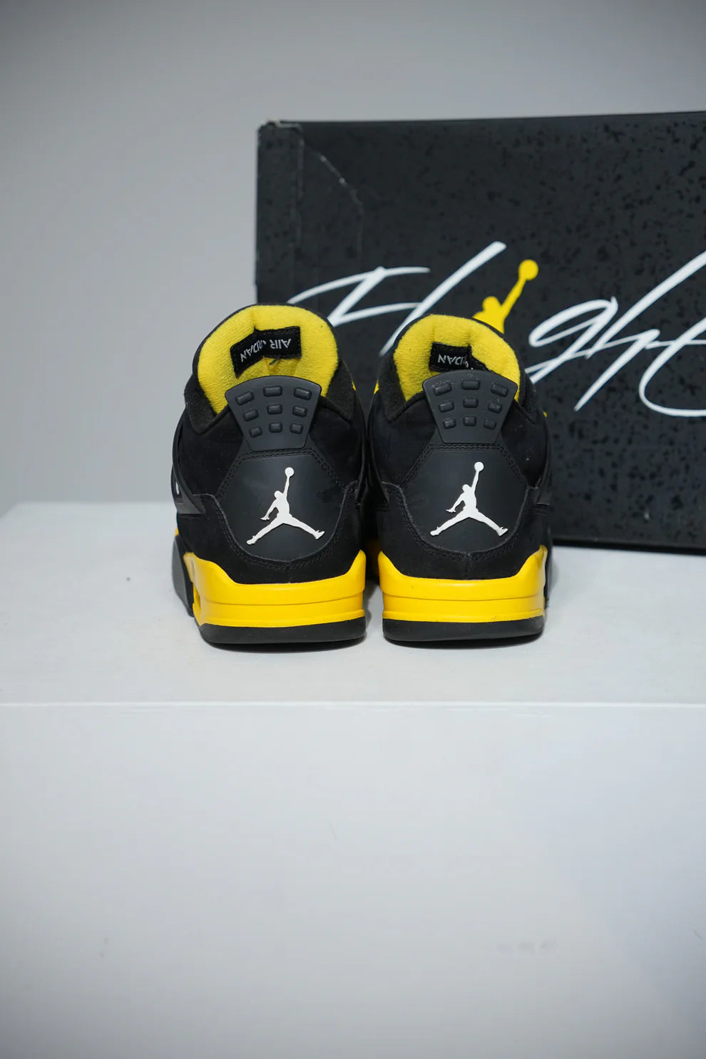 Jordan 4 Thunder (Taille 40)