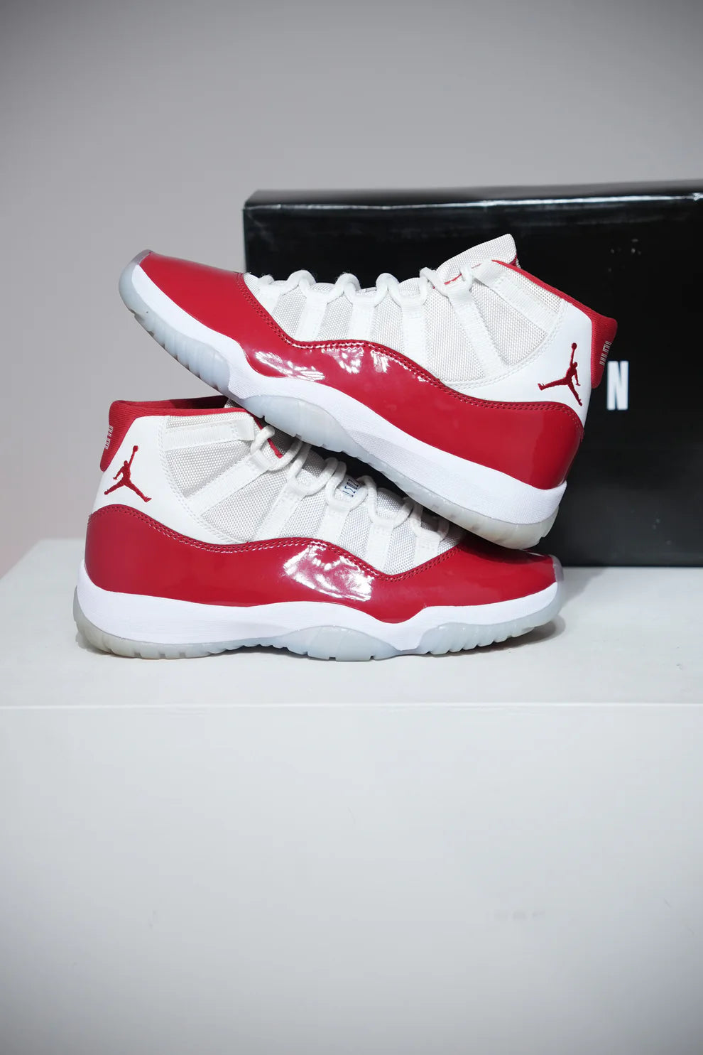 Jordan 11 Cherry (Taille 40,5)