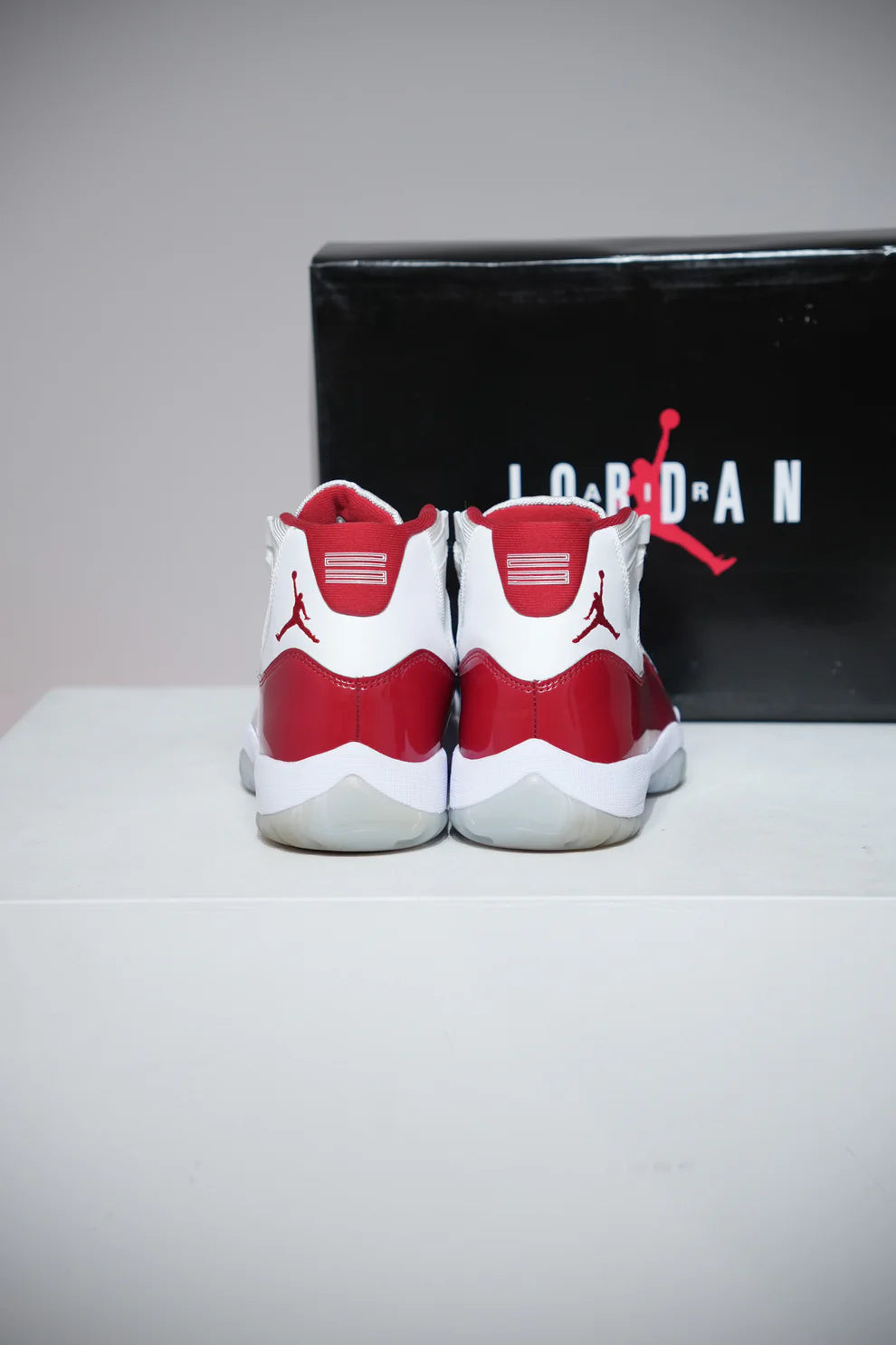 Jordan 11 Cherry (Taille 40,5)