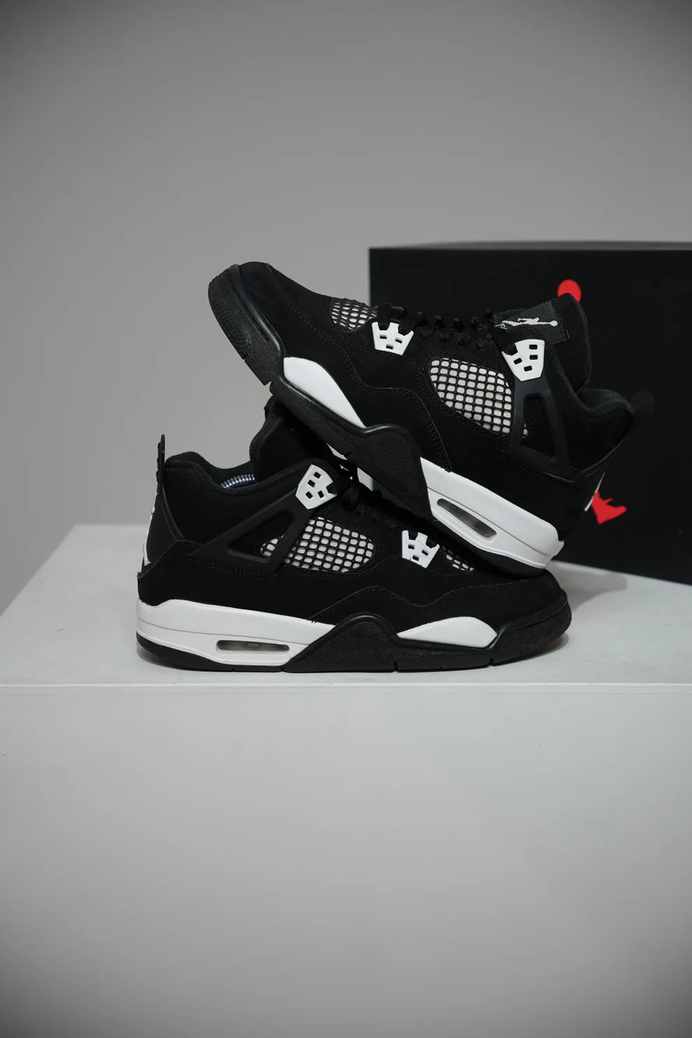 Jordan 4 White Thunder GS (Taille 40)