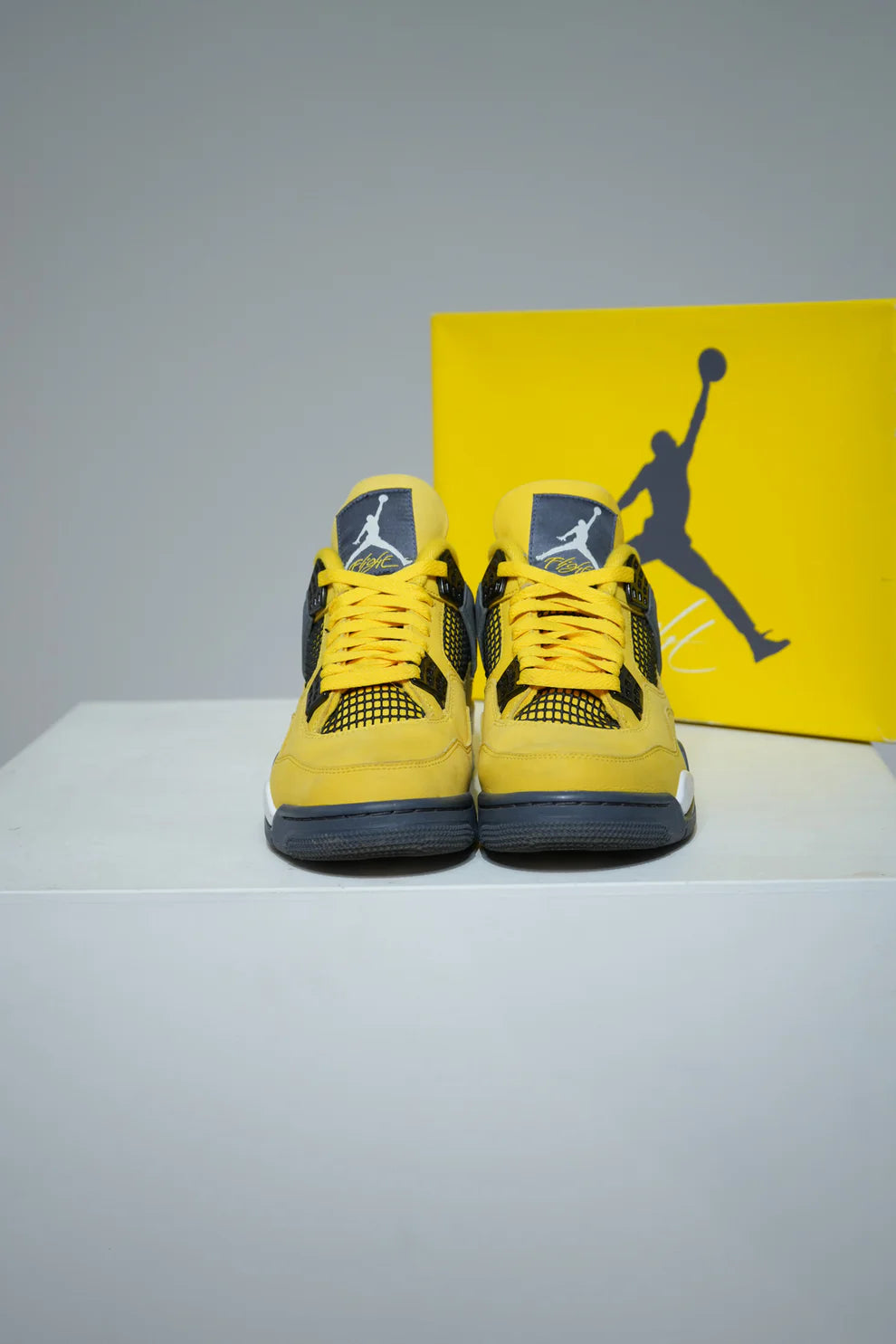 JORDAN 4 Lightning (Taille 40,5)