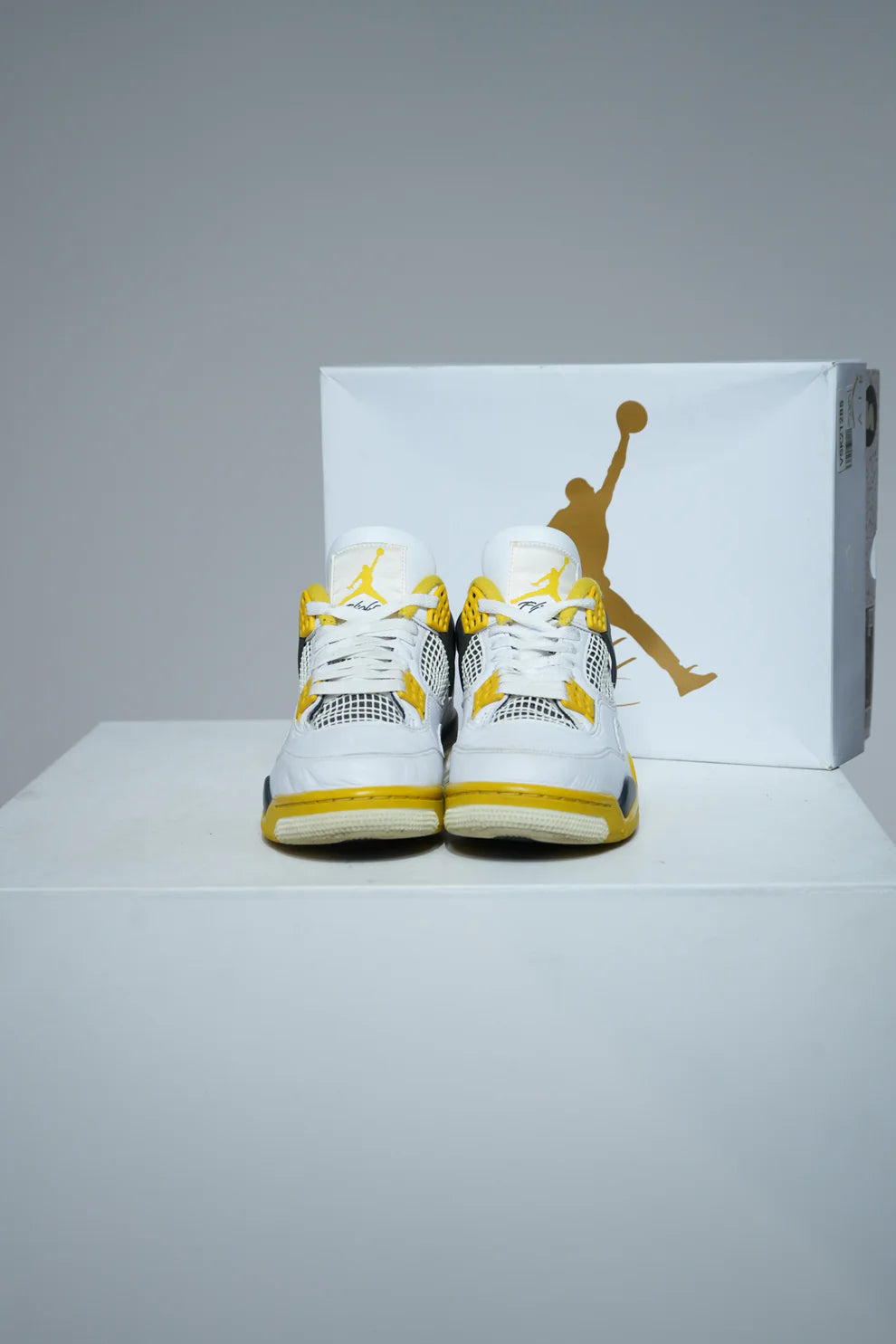 Jordan 4 Vivid Sulfur (Taille 40)