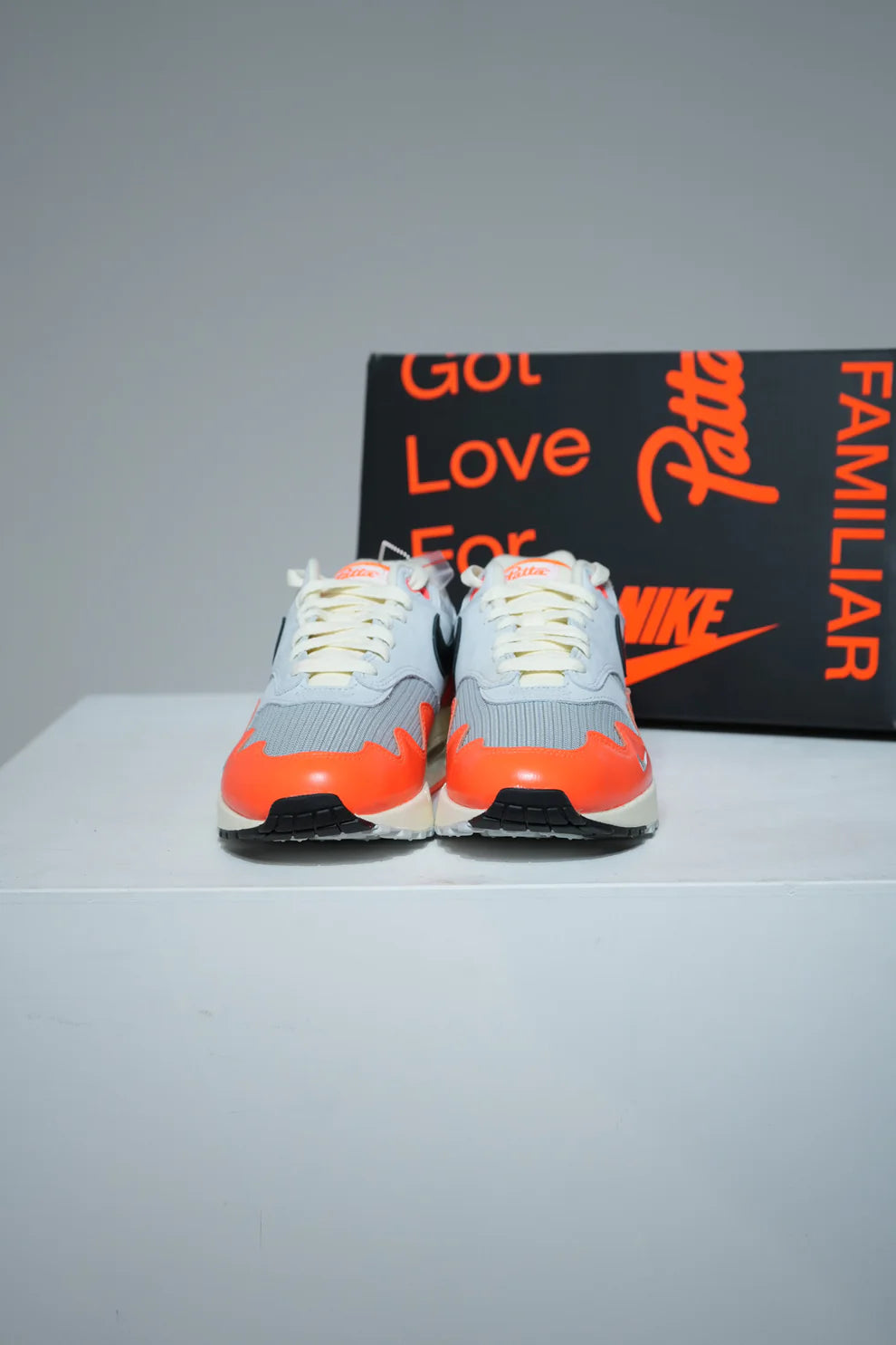 Air Max 1 Patta Hyper Crimson Pure Platinium (Taille 41)