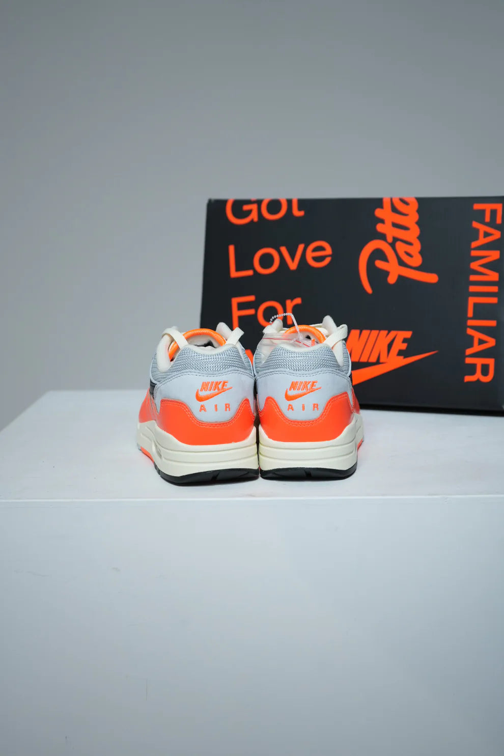 Air Max 1 Patta Hyper Crimson Pure Platinium (Taille 41)