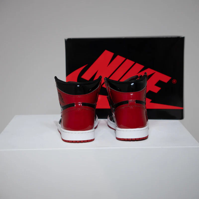 Jordan 1 High Patent Bred (Taille 41)