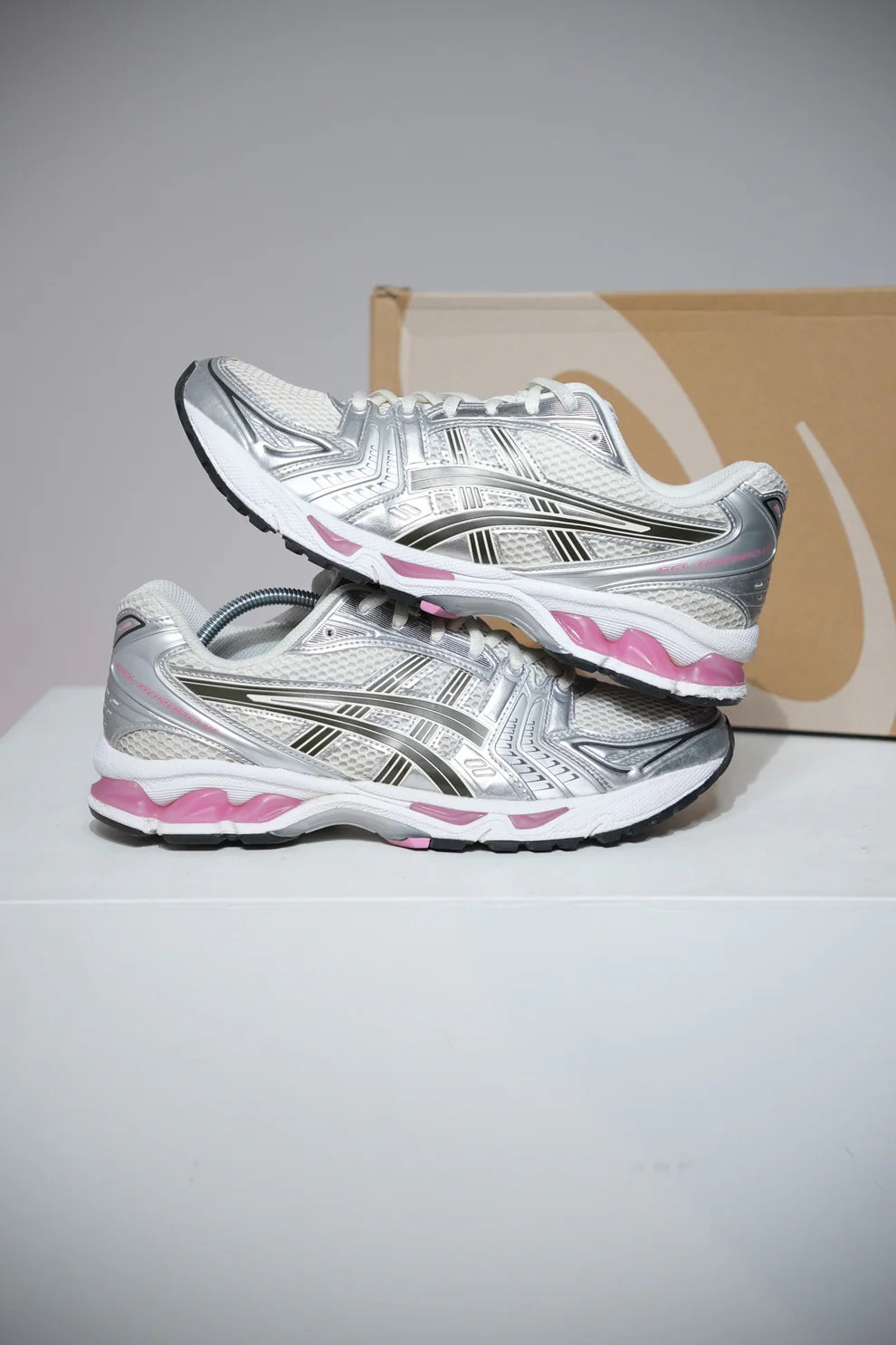 Asics Kayano 14 pink (Taille 41,5)