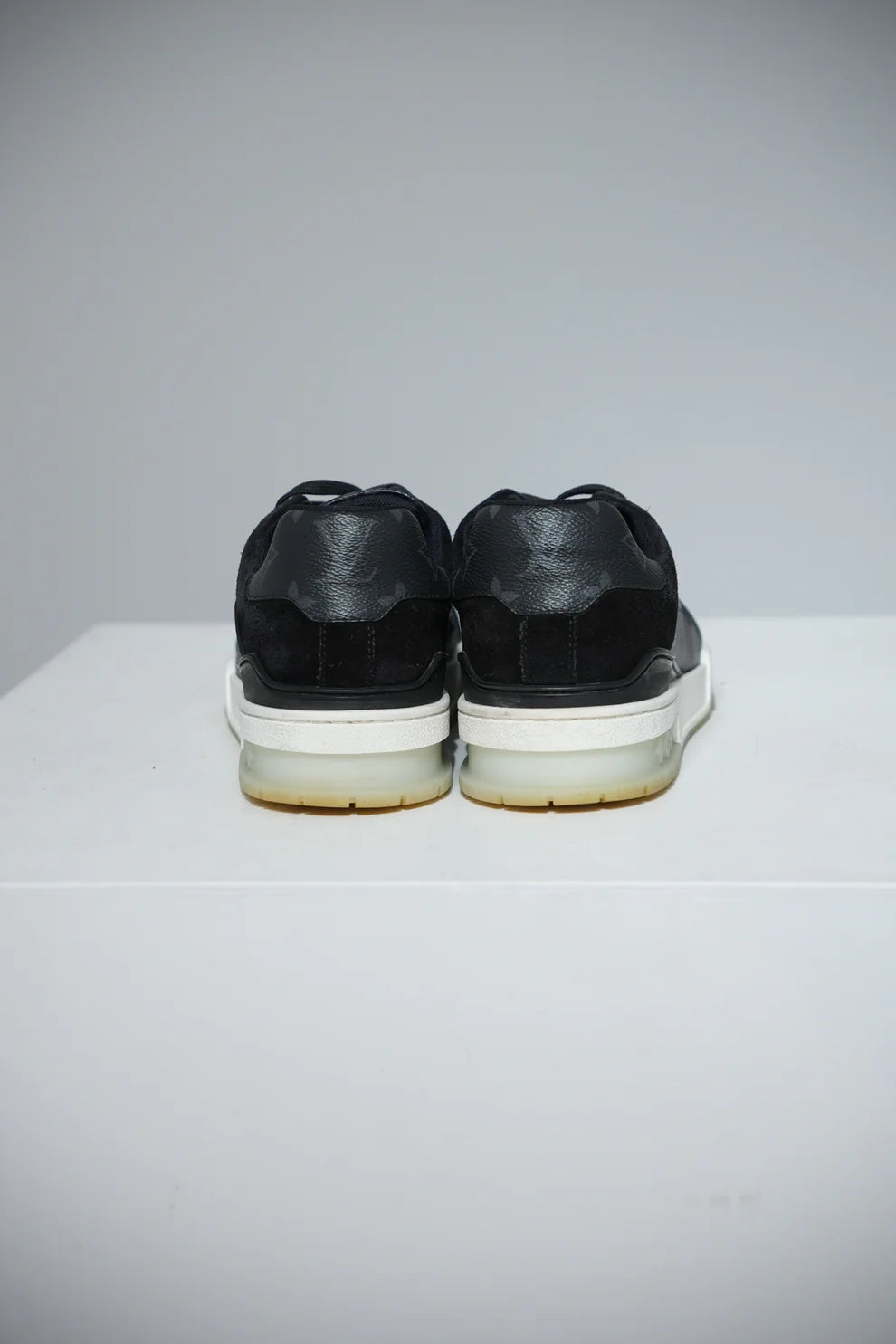 Louis Vuitton Trainer Black (Taille 42 (7IT))