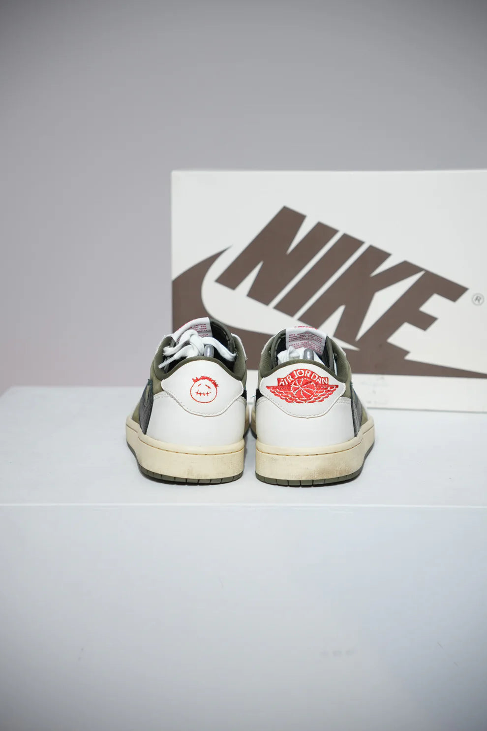 Jordan 1 Low Travis Scott Medium Olive (Taille 42,5)
