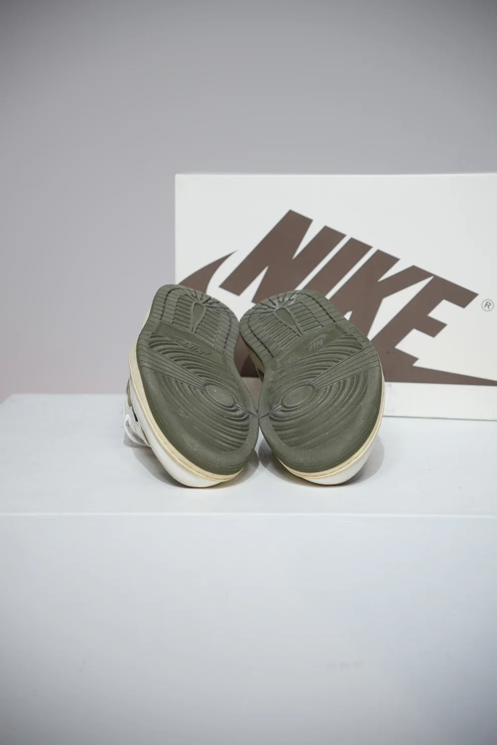 Jordan 1 Low Travis Scott Medium Olive (Taille 42,5)