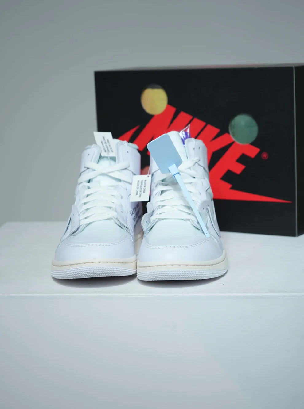 Jordan 1 High Off White Alaska (Taille 44)