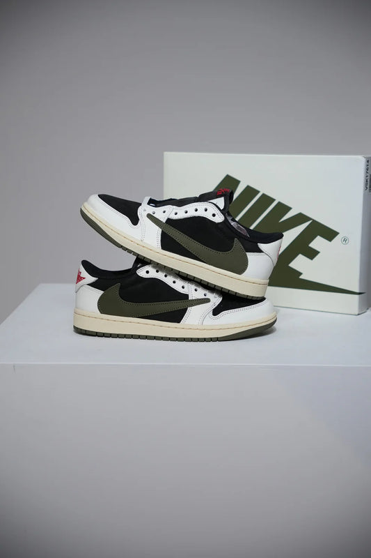 Jordan 1 Low Travis Scott Olive (Taille 44)