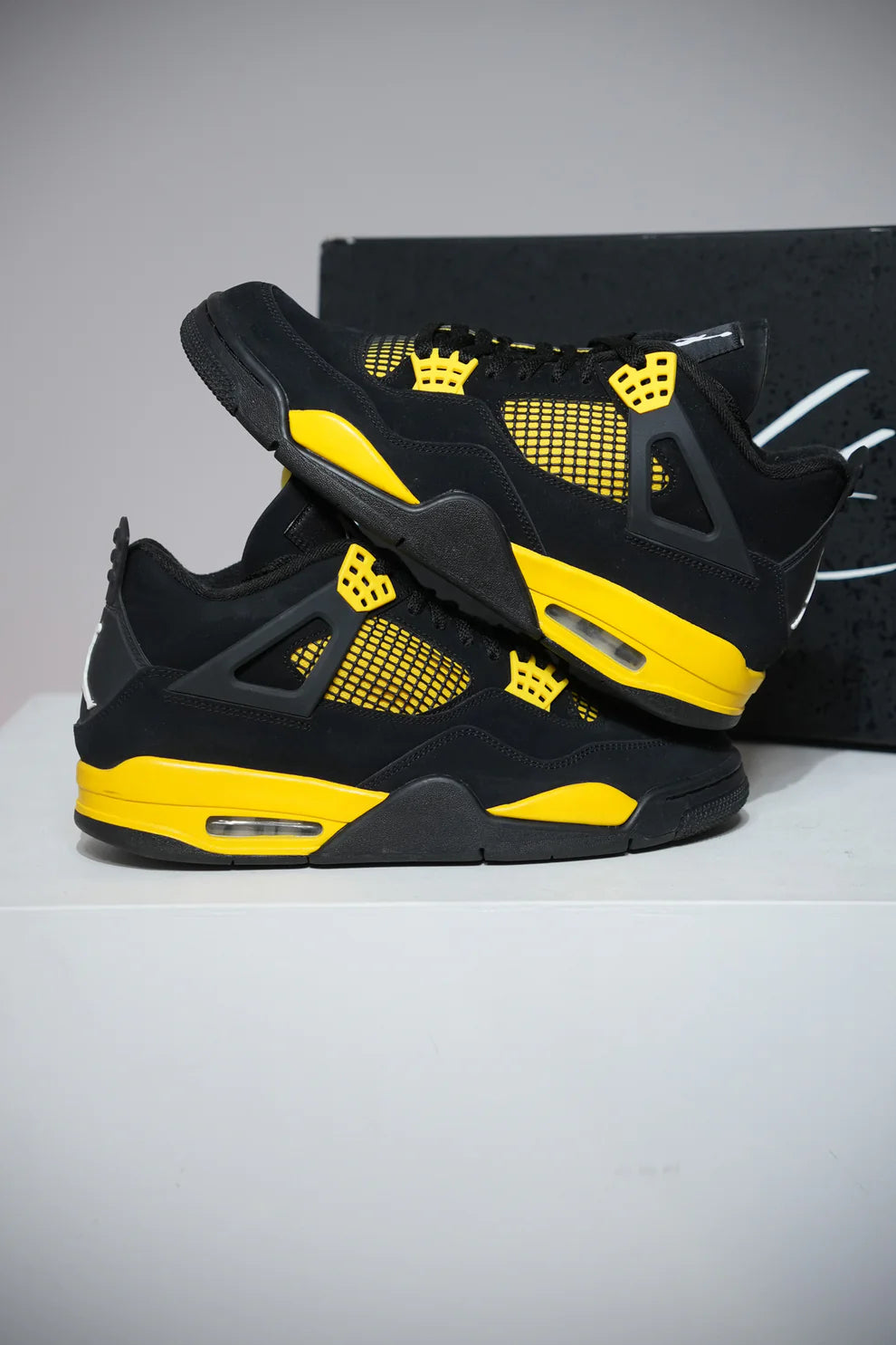 Jordan 4 Thunder (Taille 44)