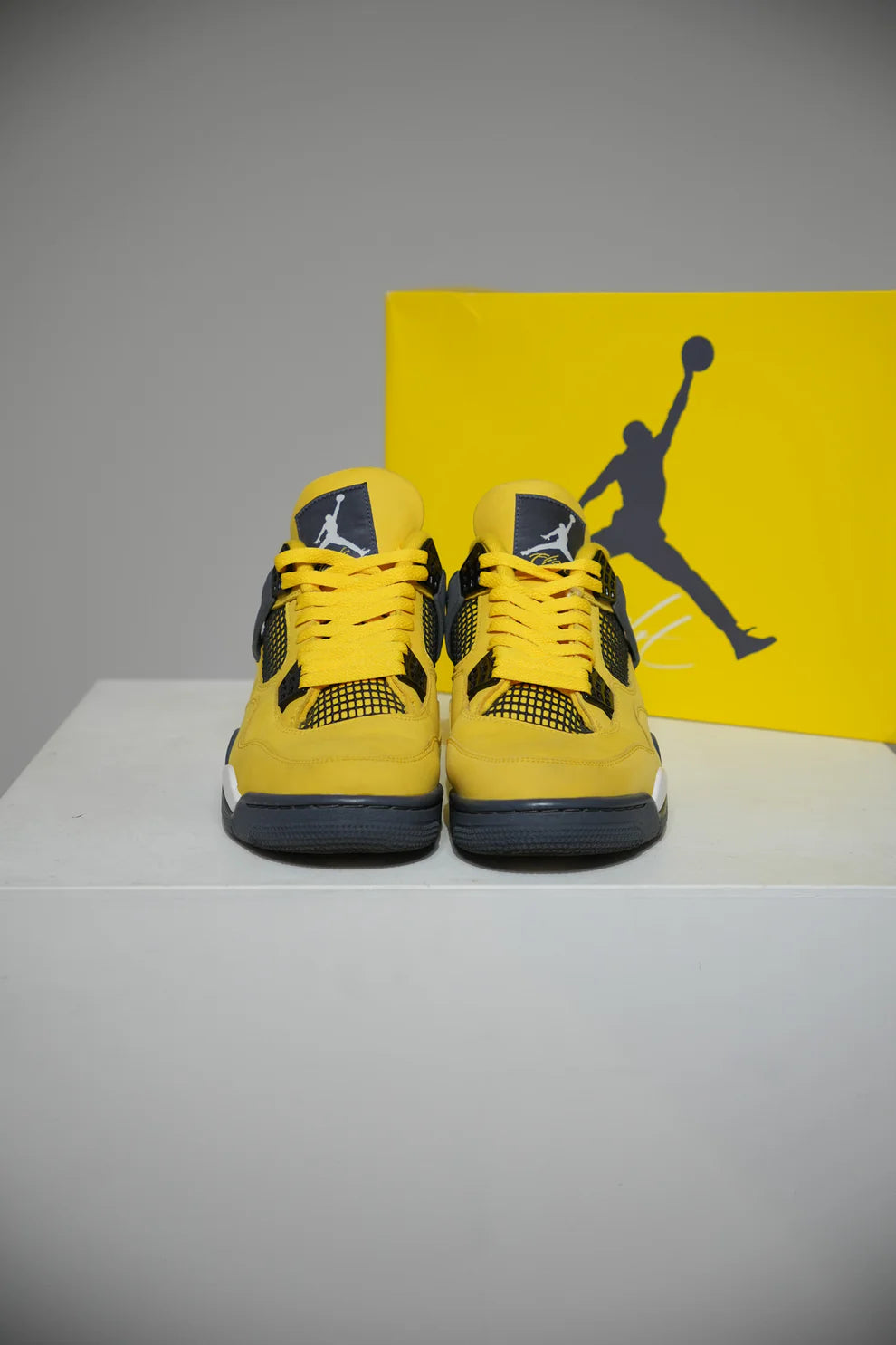 Jordan 4 Lightning (Taille 44)