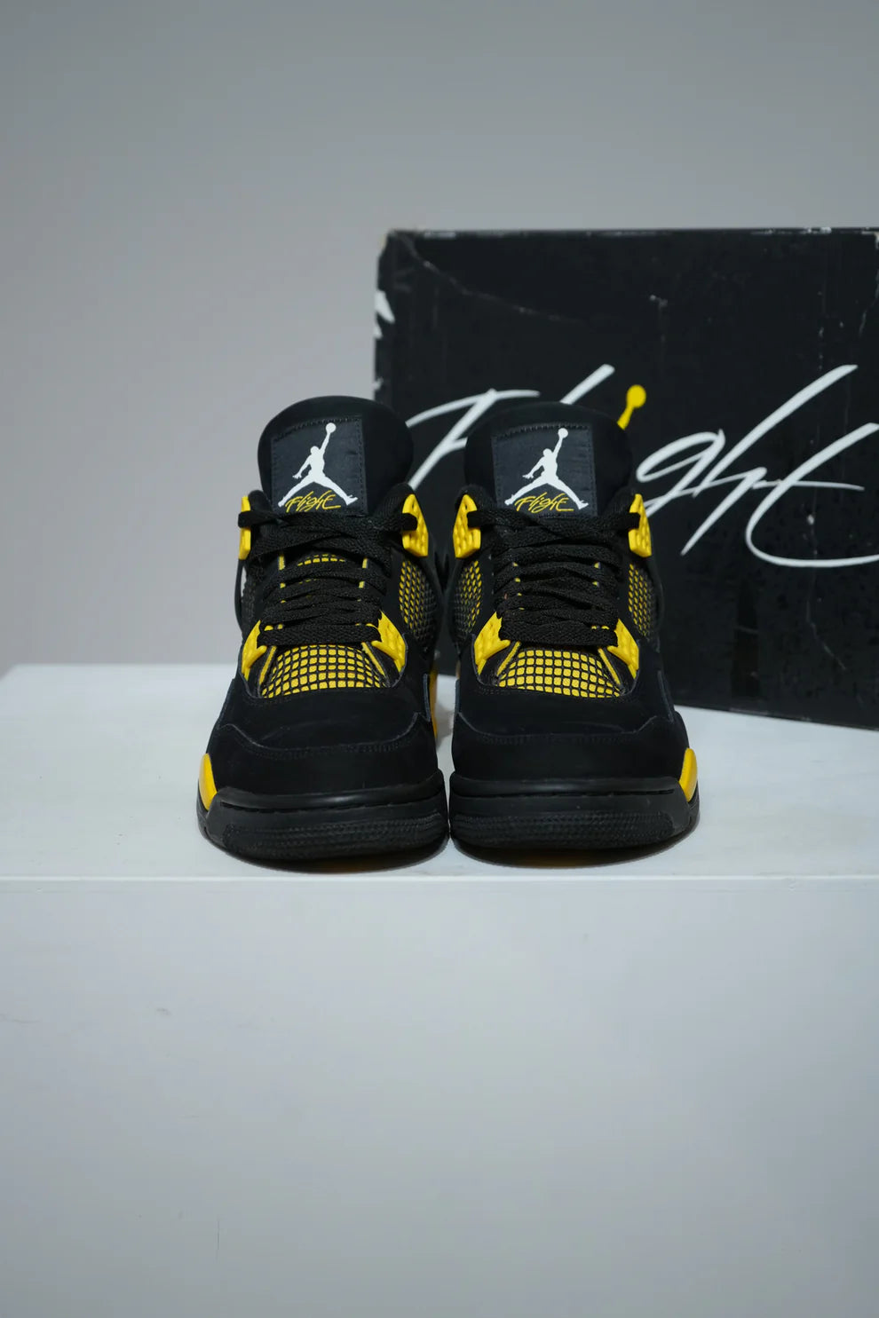 Jordan 4 Thunder (Taille 44,5)