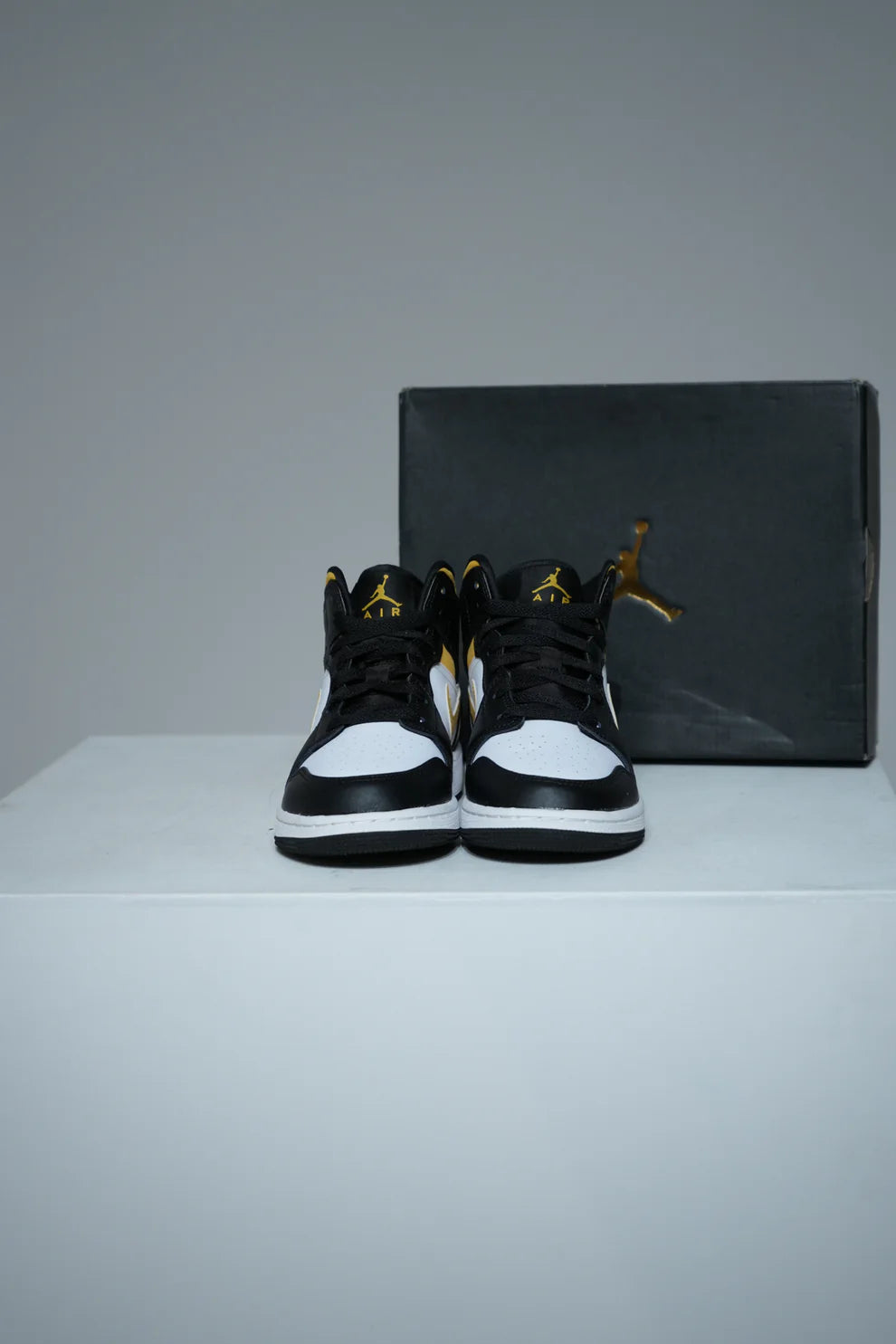 Jordan 1 Mid Taxi (Taille 37,5)