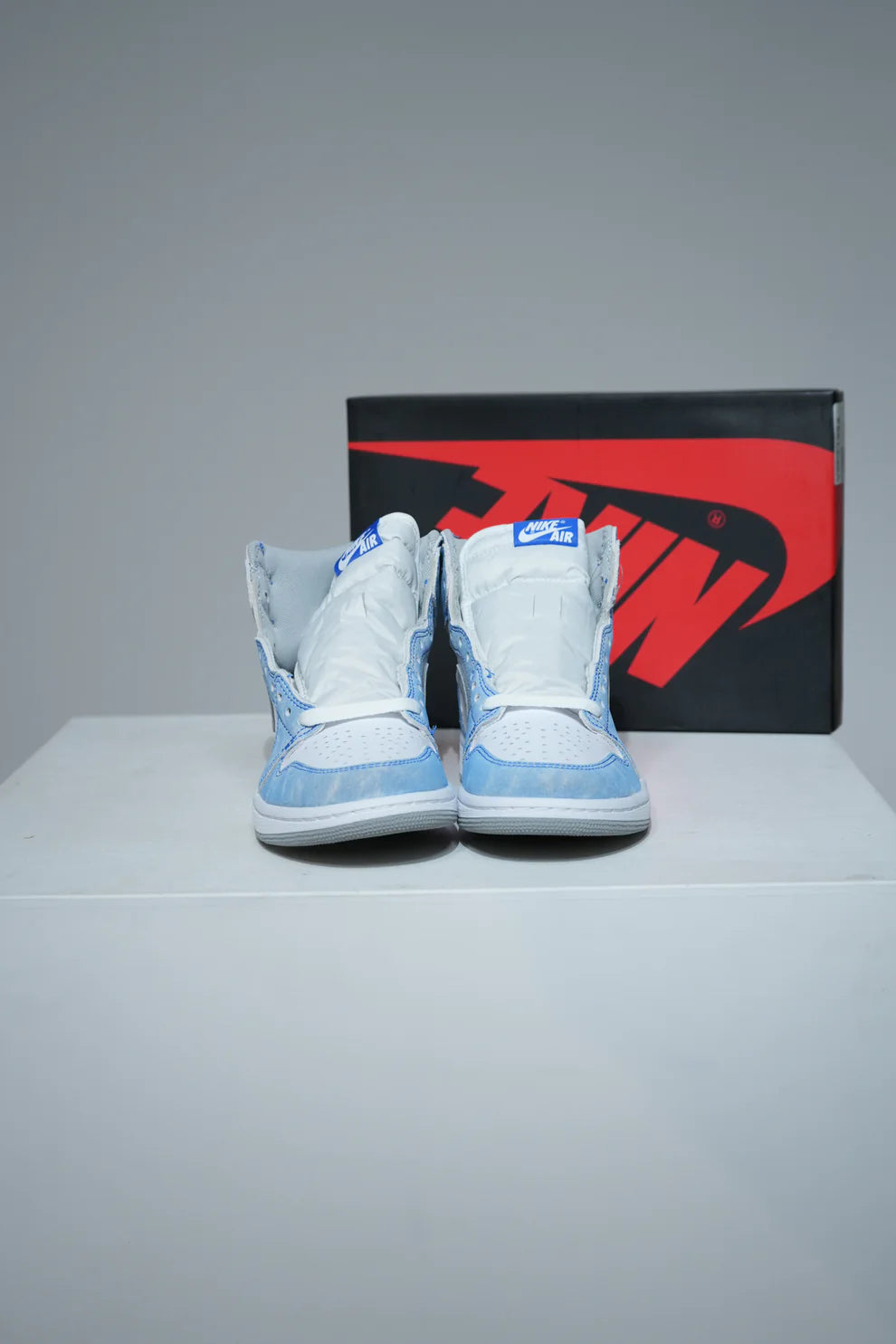 Jordan 1 High Hyper Royal (Taille 38,5)