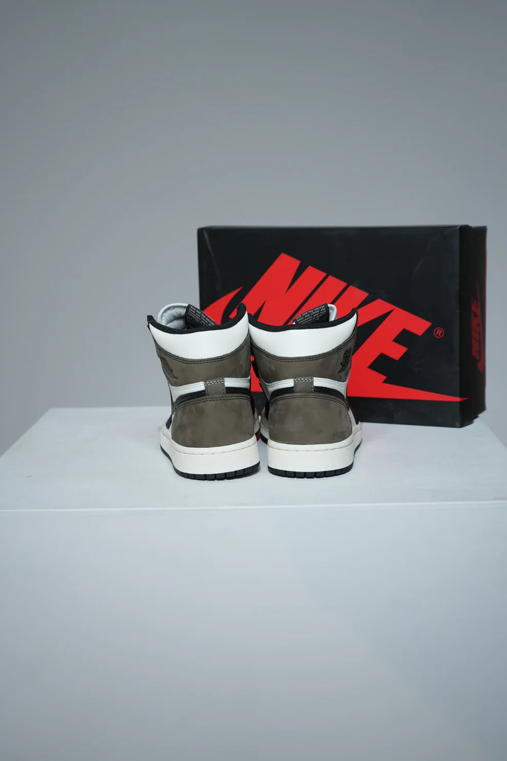 Jordan 1 High Dark Mocha (Taille 38,5)